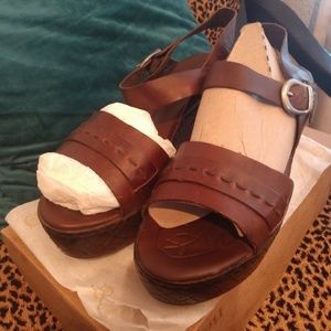 Born size 11 wedge sandles